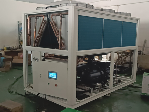 ¿Cuál es la diferencia entre el enfriador de tornillo enfriado por aire y el enfriador de tornillo enfriado por aire?