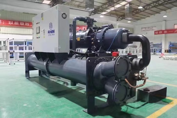 Enfriadora de frecuencia variable versus enfriadora de frecuencia fija: ¿cuál es más adecuada para su proceso?